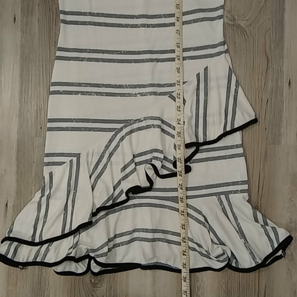 Venus striped ruffle dress - Picture 9 of 9